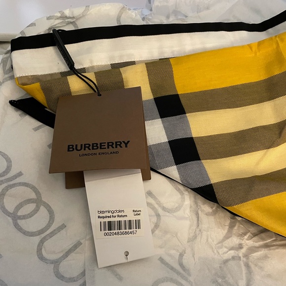 BURBERRY Vintage Check Scarf - Picture 4 of 5